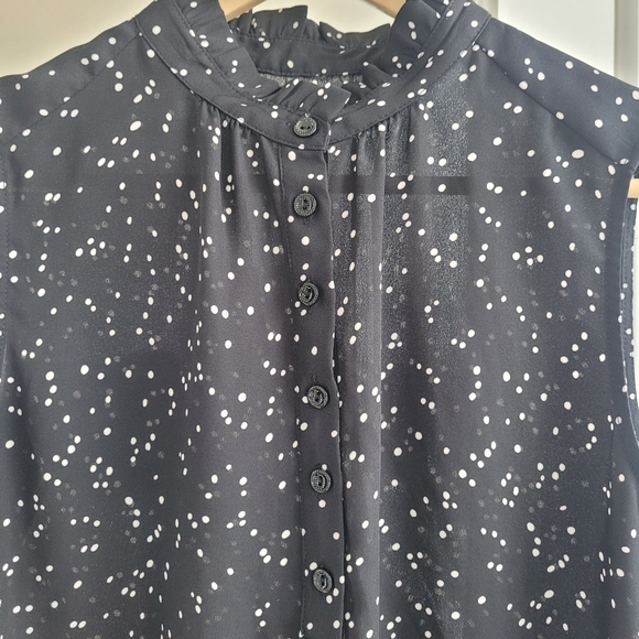 Sleeveless blouse - Picture 3 of 5